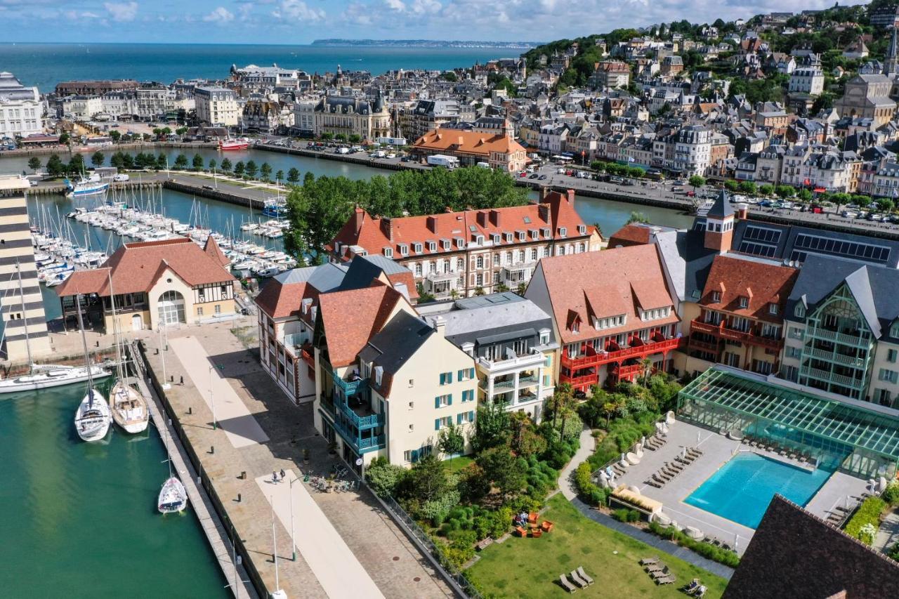 Residence Pierre & Vacances Premium Presqu'Ile De La Touques Deauville Exteriör bild Port of Dieppe