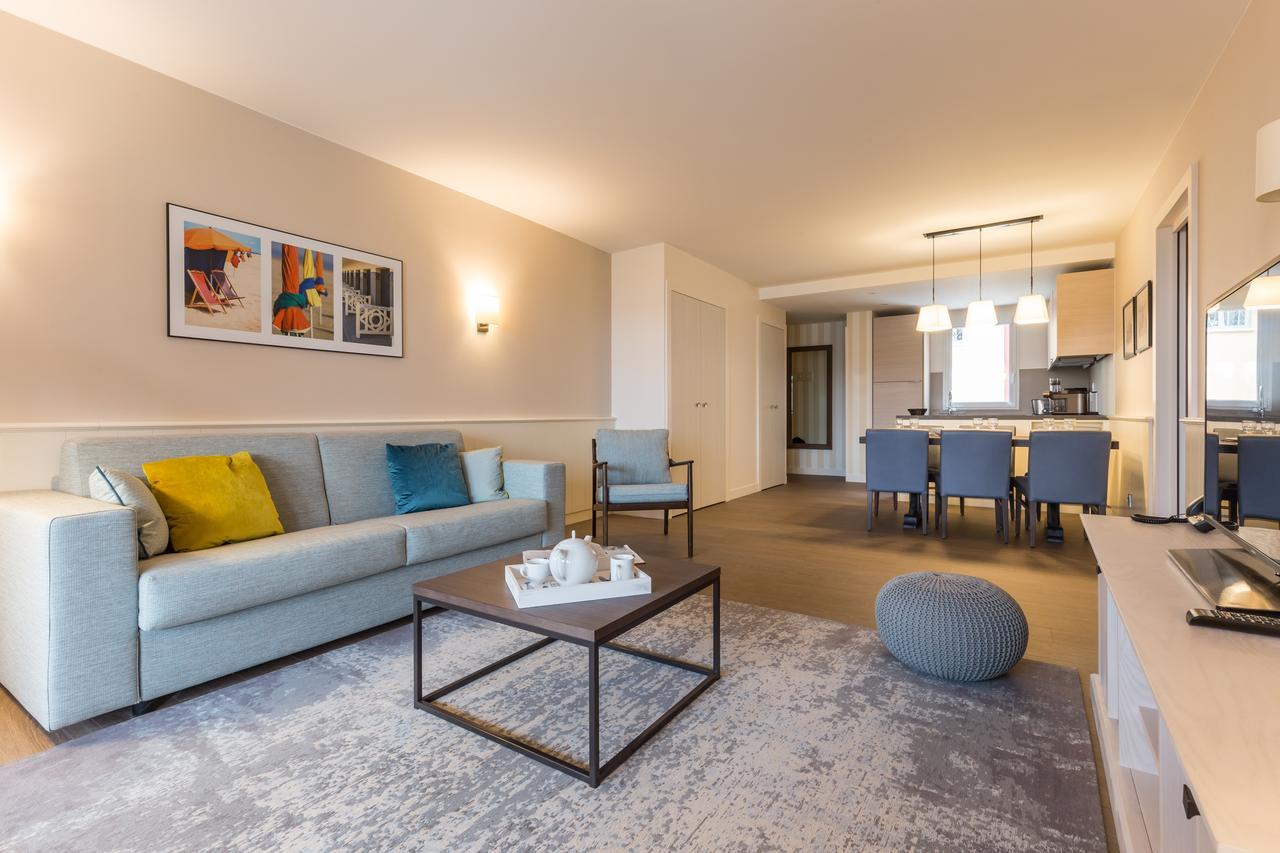 Residence Pierre & Vacances Premium Presqu'Ile De La Touques Deauville Exteriör bild A staged apartment