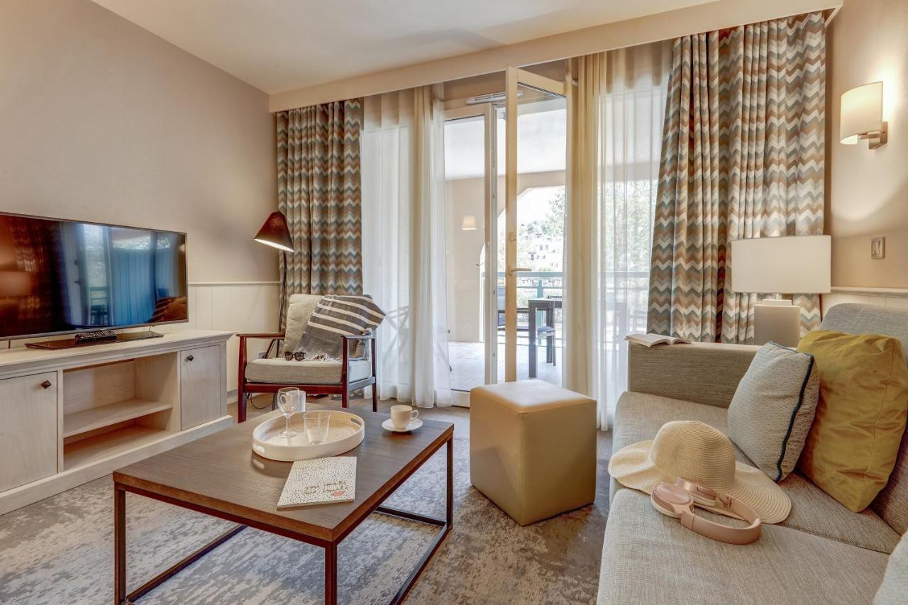 Residence Pierre & Vacances Premium Presqu'Ile De La Touques Deauville Exteriör bild Living room