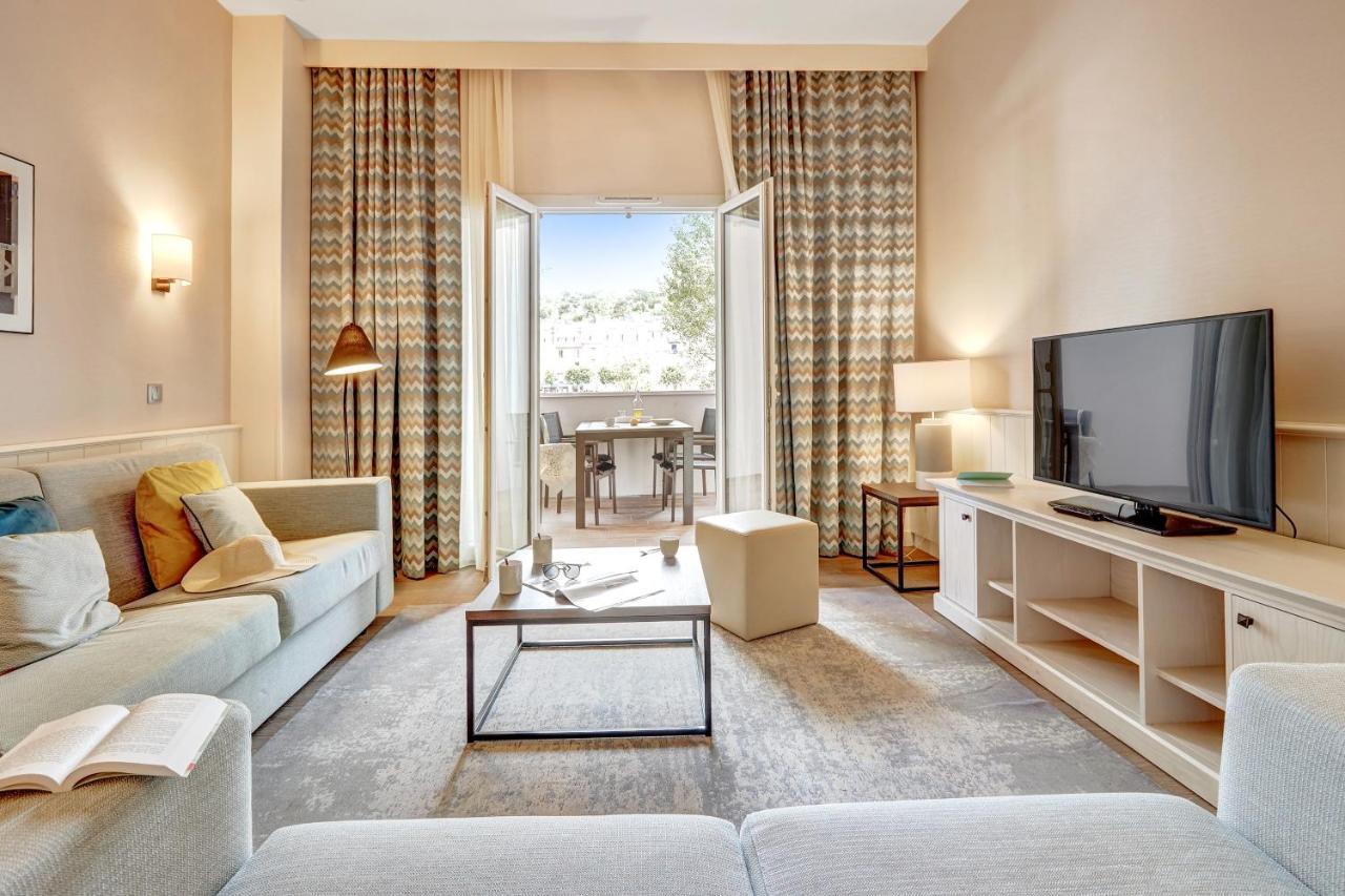 Residence Pierre & Vacances Premium Presqu'Ile De La Touques Deauville Exteriör bild Living room